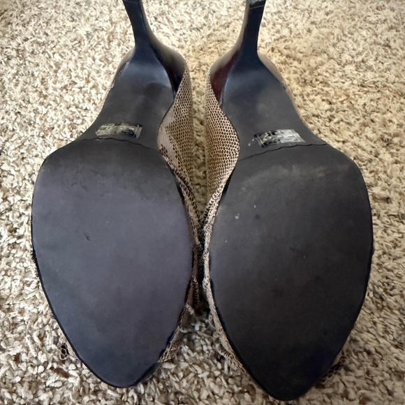 Moda Spana Women's Peep Toe Heels Dark Grey Snakeskin Print Half Bow 8M - Picture 6 of 6